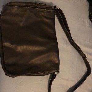 Kenneth Cole leather messenger bag